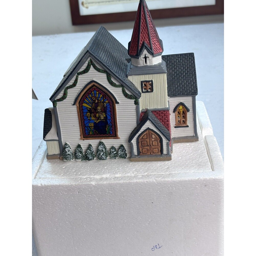 Vtg Lemax St. Luke's Church Vail Village Porcelain Lighted House Christmas 1995
